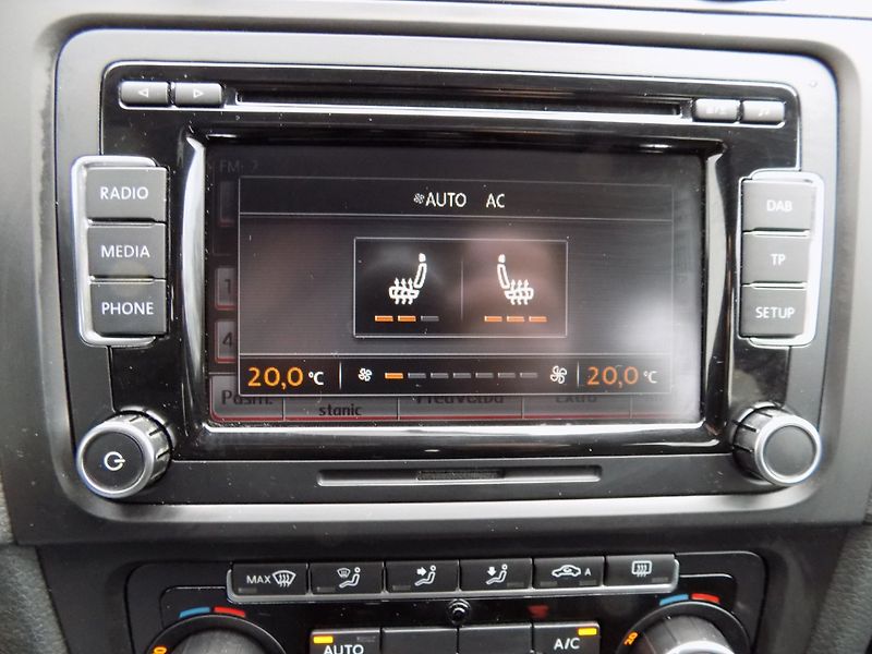 Volkswagen Golf (2012) 2.0 TDI/GTD/2.Maj/Klimatizace/ - fotka 33 z 45