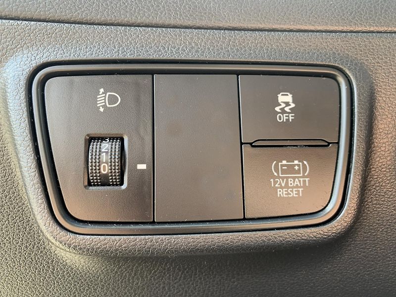 Hyundai Tucson SMART HEV 1.6 T-GDi 169kW AT - fotka 21 z 32