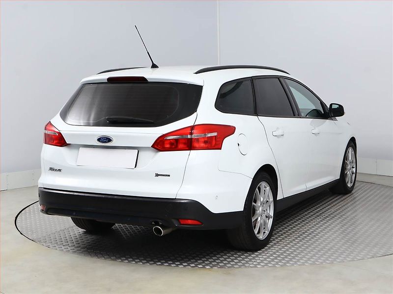 Ford Focus (2015) 2.0 TDCi, Serv.kniha, Navi - fotka 5 z 16