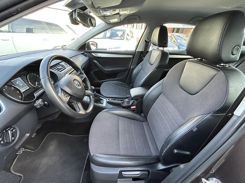 Škoda Octavia (2013) 1.4 TSi 103 KW servisní kniha - fotka 13 z 29