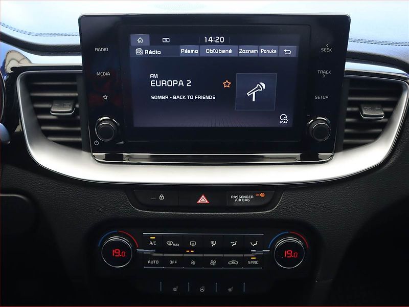 Kia Ceed (2020) 1.0 T-GDI, Tempomat - fotka 12 z 19
