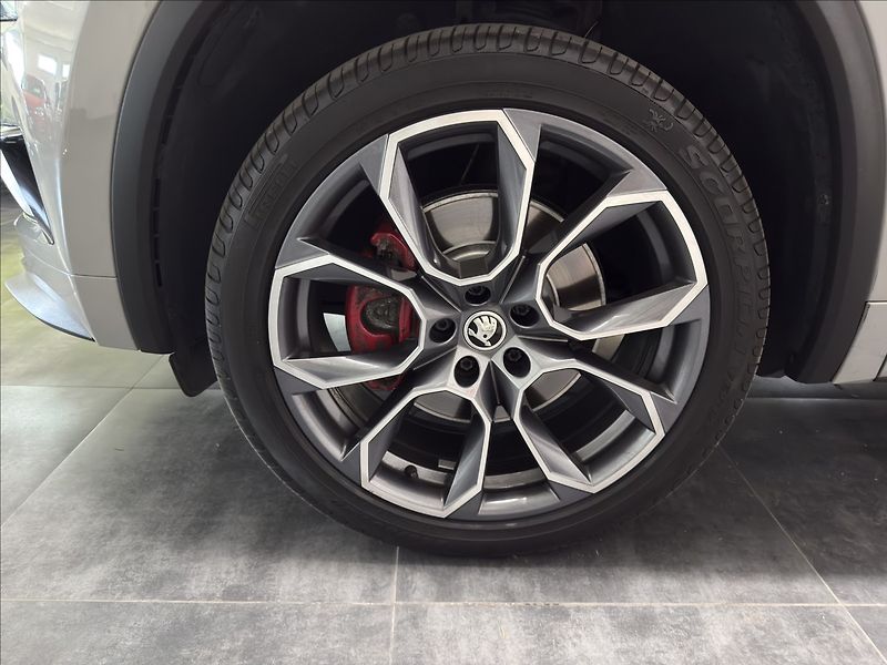 Škoda Kodiaq 2,0   TDI RS 176KW 4X4 WEBASTO - fotka 38 z 41