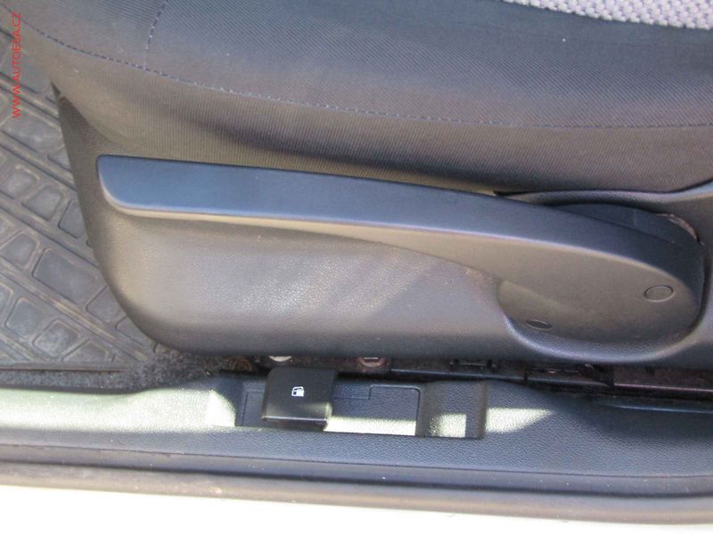 Škoda Fabia (2005) 1.2 i, ČR, servis.kniha - fotka 11 z 16