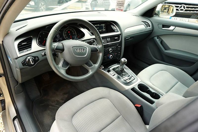 Audi A4 (2012) 2,0 TDI 105 kW - fotka 22 z 32
