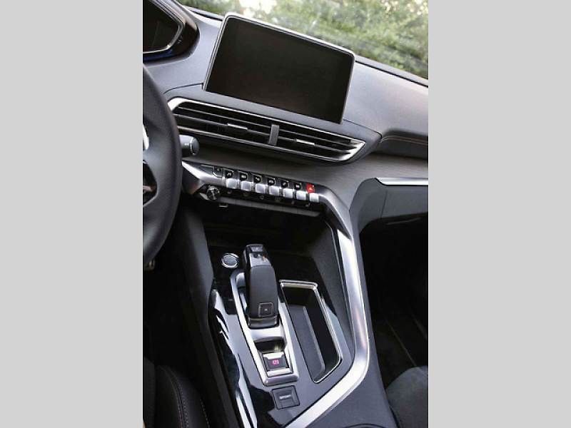 Peugeot 5008.
