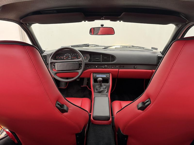 Porsche 944 - fotka 19 z 47
