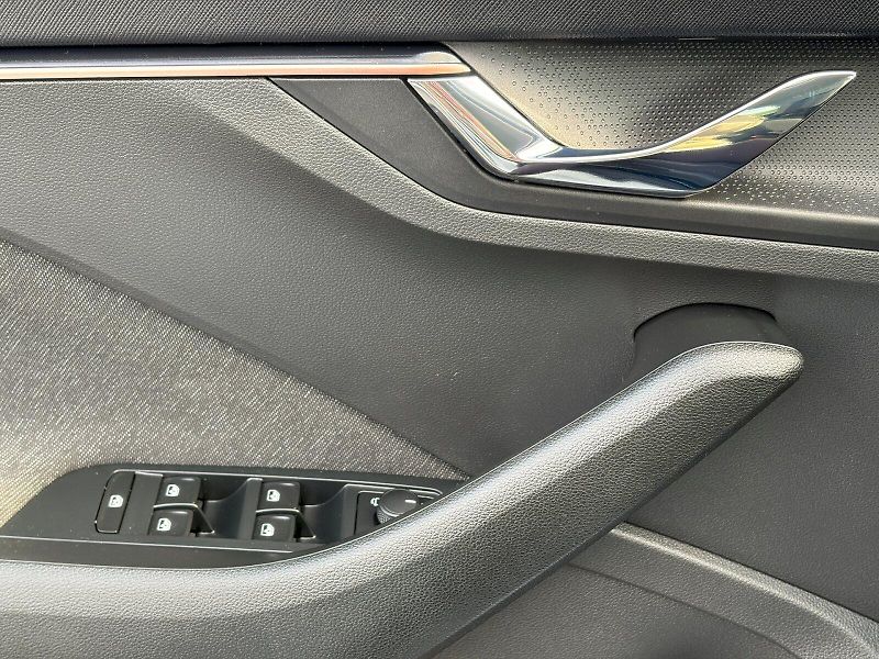 Škoda Kamiq (2025) 1.0 TSI / 85kW / TOP SELECTION - fotka 14 z 35
