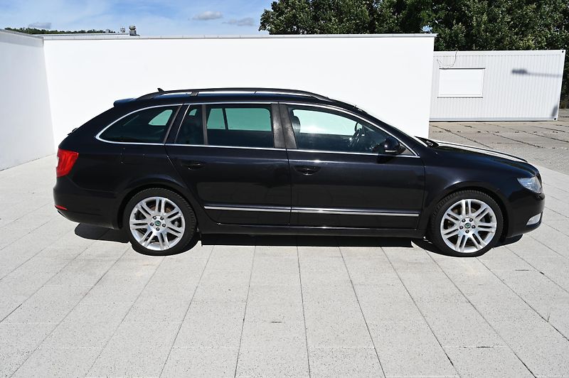 Škoda Superb 2.0TDI 125KW DSG Rezervace - fotka 4 z 56