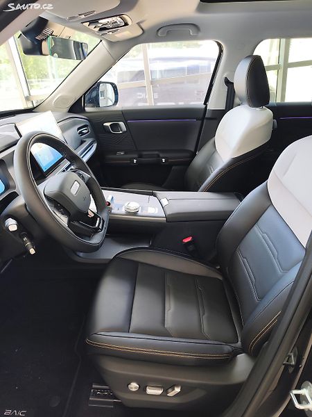 BAIC BJ30 1.5 T HEV 298KW All in 4x4 - fotka 9 z 26