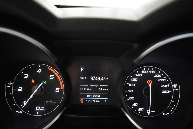 Alfa Romeo Stelvio 2.2D 132kW, 121 000KM - fotka 19 z 29