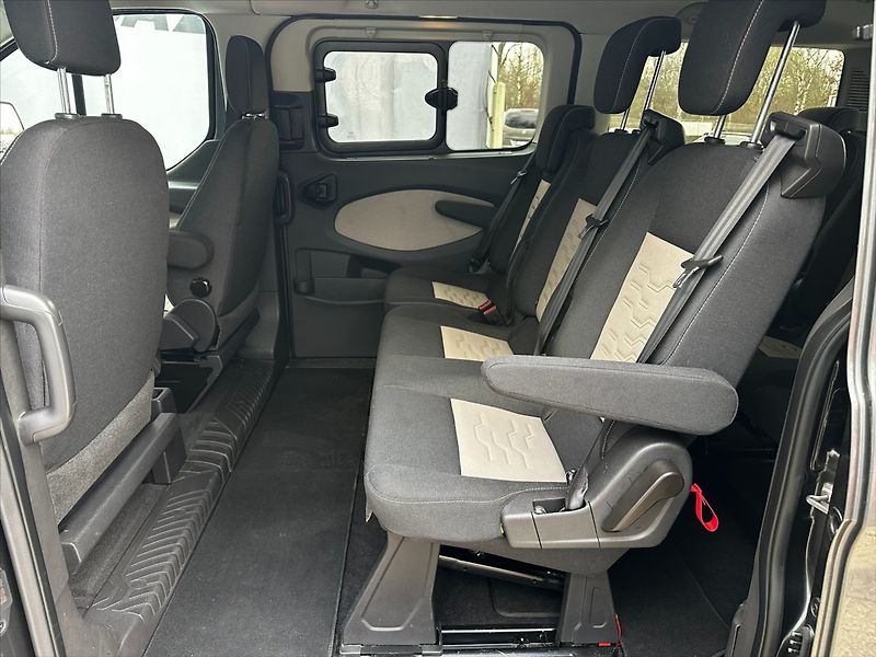Ford Tourneo Custom 2,0 TDCi 96kW-CZ-DPH-SERVIS!! - fotka 11 z 45