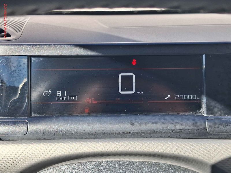 Citroën C4 Cactus (2018) 1.5 HDi, AC, tempo, park - fotka 14 z 19