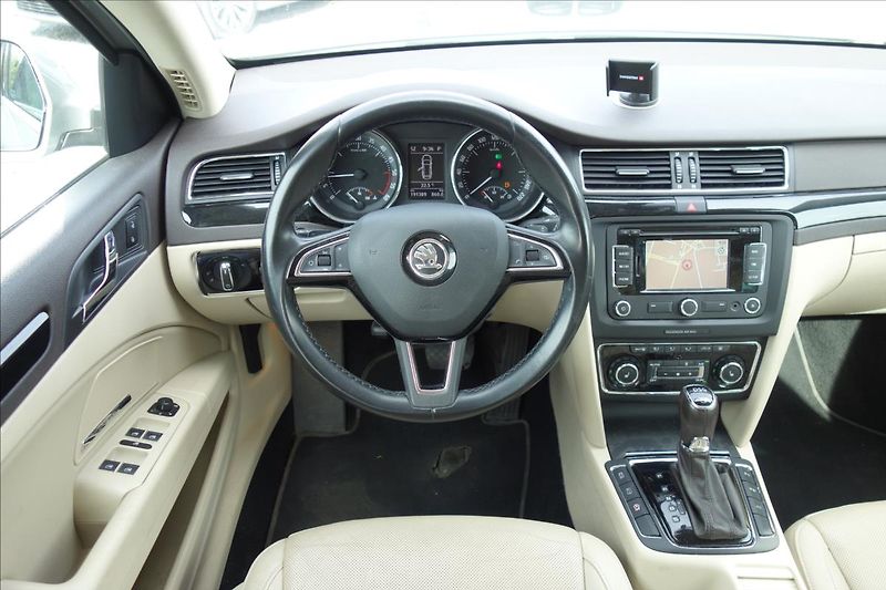 Škoda Superb 2,0 TDi 125KW, ČR, L&K, 4x4. - fotka 23 z 38