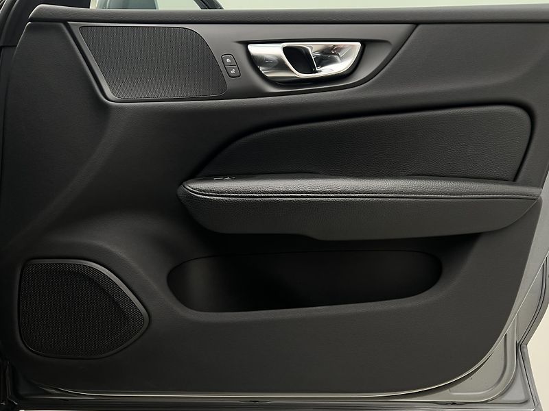 Volvo V60 T6 AWD RECHARGE INSCRIPTION - fotka 47 z 47