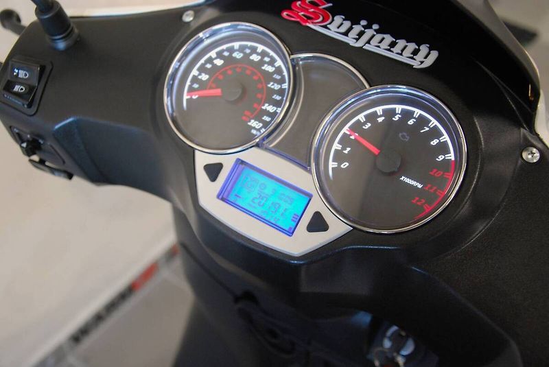 Keeway Logik 125 (2019) LOGIK 125i - stroj od nás, ser - fotka 11 z 20