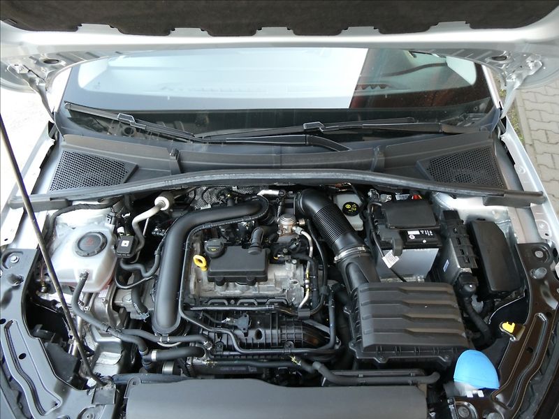 Škoda Fabia 1,0 TSi 70kW koupeno v ČR, DPH - fotka 36 z 39