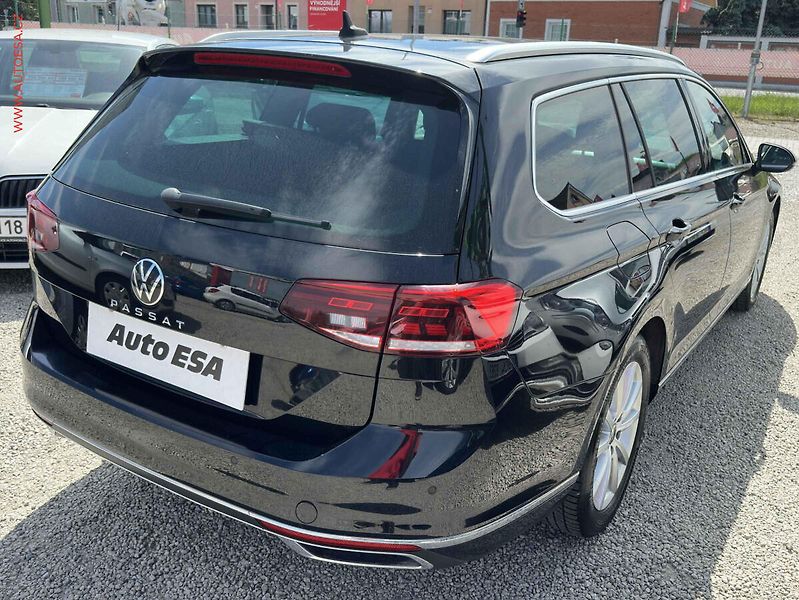 Volkswagen Passat (2022) 2.0 TSi, 2.maj,ČR, DSG, navi - fotka 4 z 22