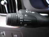 Volvo XC60 2.0 B4 145kW R-Design CZ Aut. - náhled 19