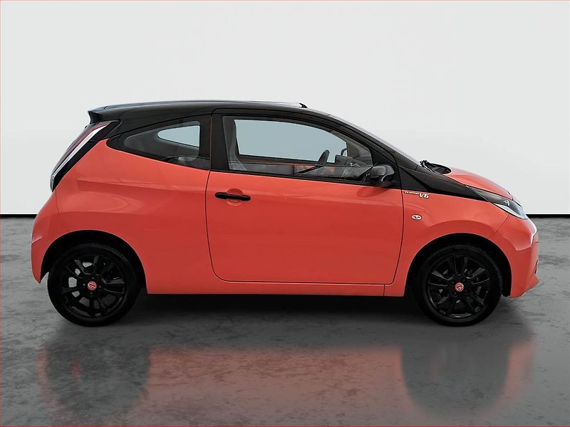 Toyota Aygo (2015) 1.0 VVT-i, Park. senzory - fotka 6 z 16
