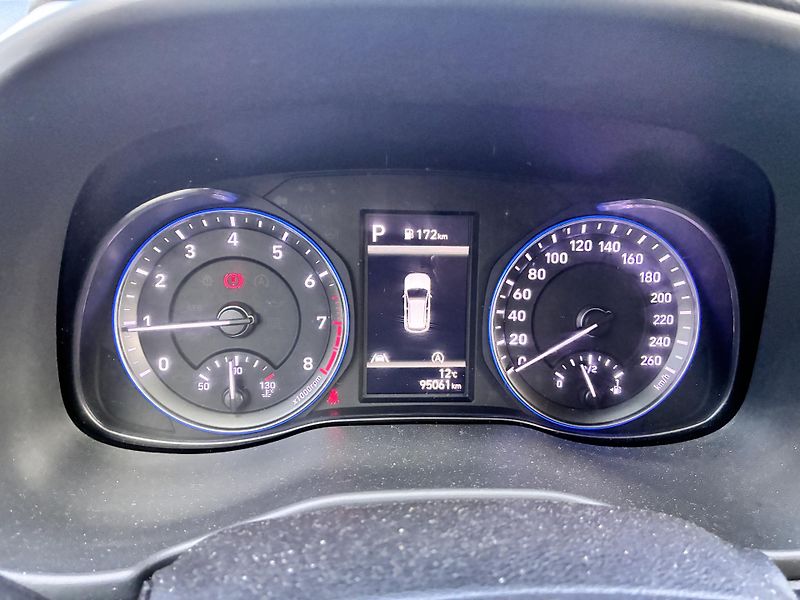 Hyundai Kona 1.0T-GDi 88kW SMART AUTOMAT - fotka 18 z 32