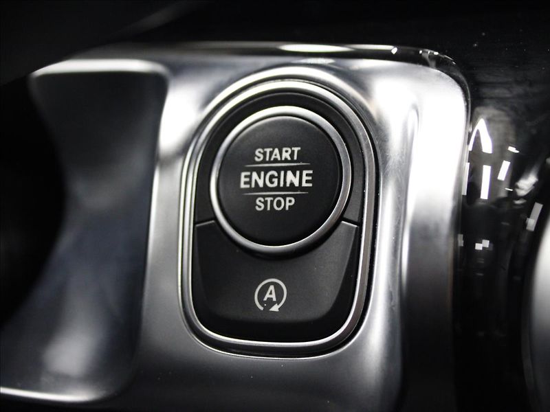Mercedes-Benz GLB 2,0 250 4Matic AMG Line - fotka 23 z 39