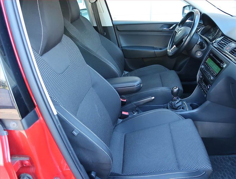 Škoda Rapid (2014) Spaceback 1.2 TSI, Xenony - fotka 9 z 15