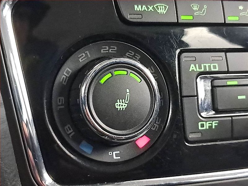 Škoda Superb (2010) 2.0 TDI, Tempomat - fotka 14 z 17