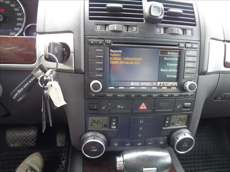 Volkswagen Touareg 3,0 - fotka 12 z 18