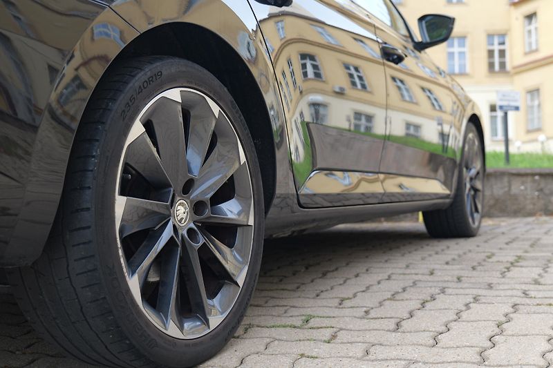 Škoda Superb 1.4 TSI DAB 19 Tažné - fotka 10 z 35