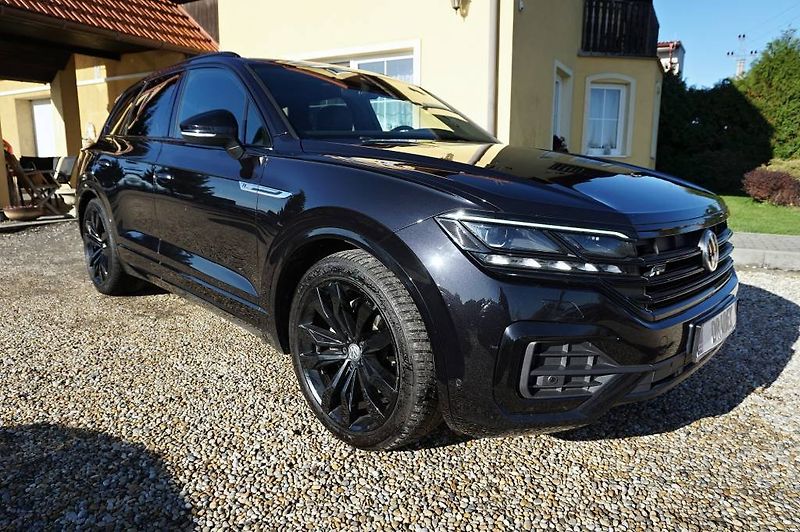 Volkswagen Touareg (2019) R-LINE 3,0 TDI V6 210 kW - fotka 2 z 48