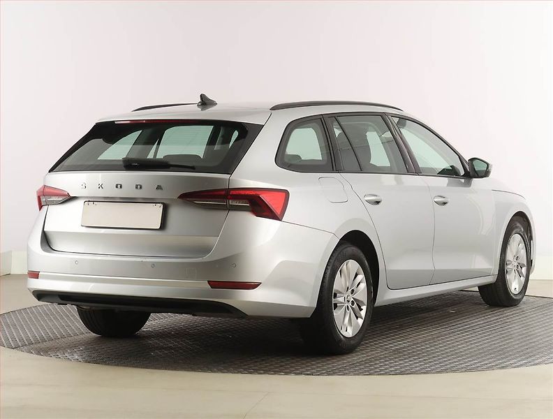 Škoda Octavia (2023) Ambition 2.0 TDI - fotka 5 z 25