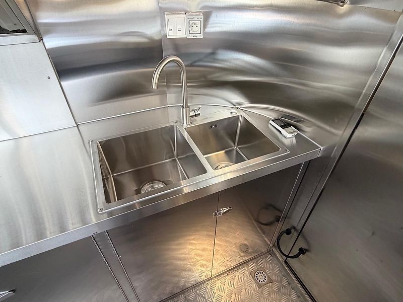 Ostatní (2026) Food Truck - Gastro - Prodejna - fotka 23 z 45