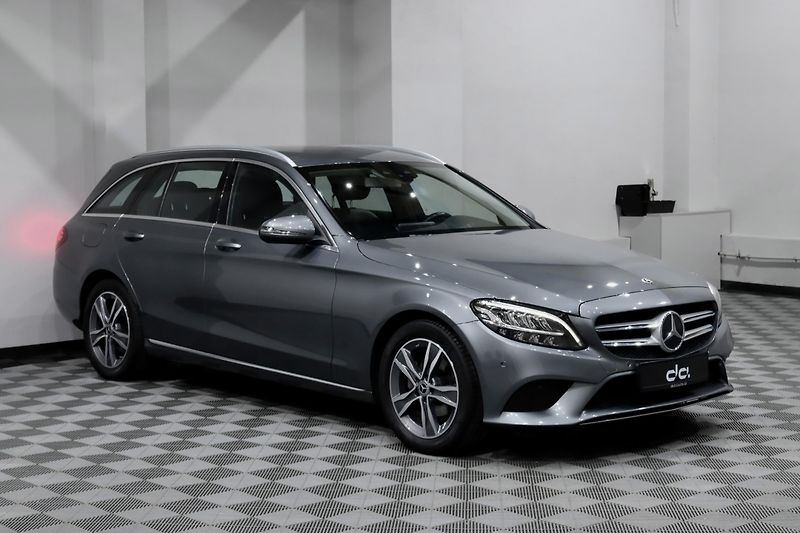 Mercedes-Benz Třídy C 180 T 115 kW 9G-Tronic - fotka 2 z 41
