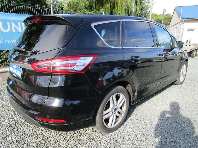 Ford S-MAX 1.5 EcoBoost, aut. klima, LED - fotka 4 z 44