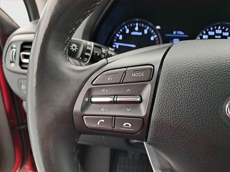 Hyundai i30 (2021) Smart 1.0 T-GDI, ČR,1.maj - fotka 16 z 18