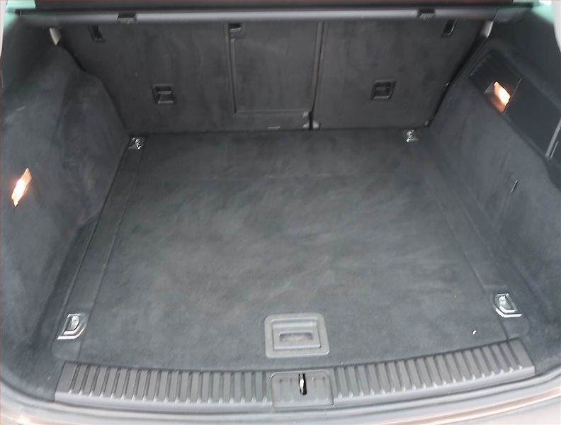 Volkswagen Touareg (2011) 3.0 TDI, 4X4, Automat - fotka 13 z 18