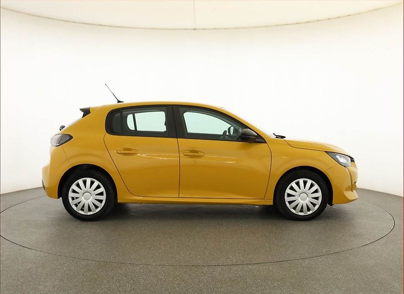 Peugeot 208 (2023) 1.2 PureTech, ČR,1.maj - fotka 6 z 17