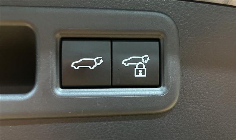 Lexus RX 450h plus 450H+ 2,5 PHEV LUXURY PANORAMI - fotka 15 z 22