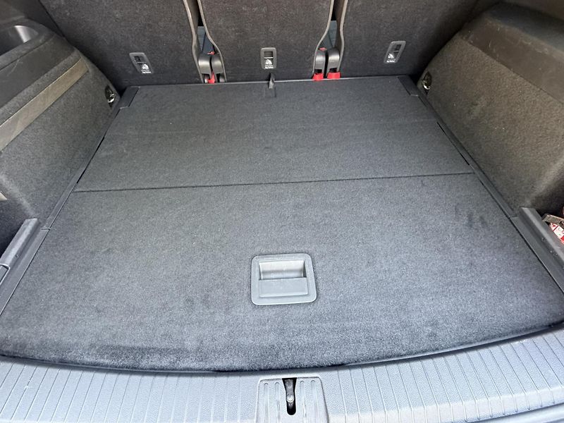 Volkswagen Touran (2018) Highline 1,4 TSI DSG, odpočet - fotka 30 z 37