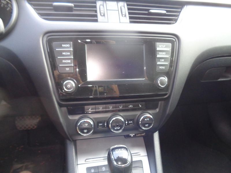 Škoda Octavia 2,0 TDI - fotka 9 z 13