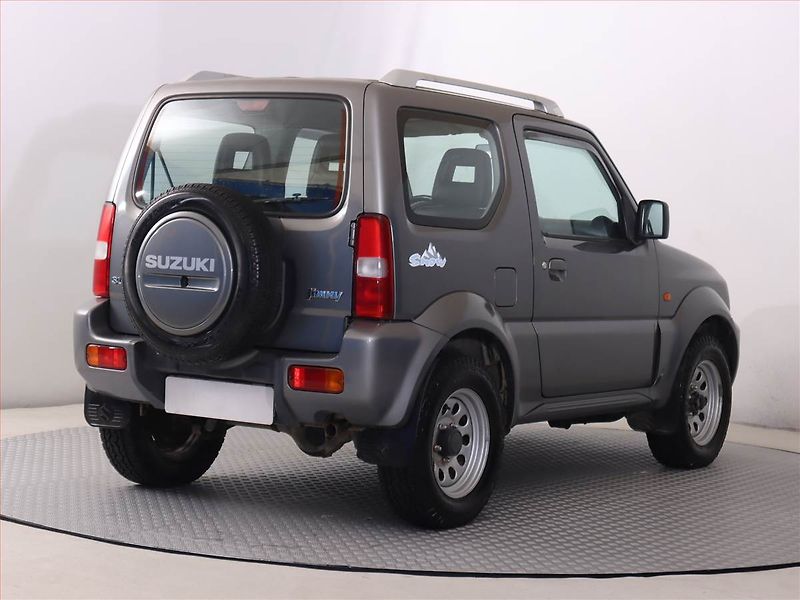 Suzuki Jimny (2006) 1.3 16V, 4X4, Vyhř. sedaček - fotka 5 z 15