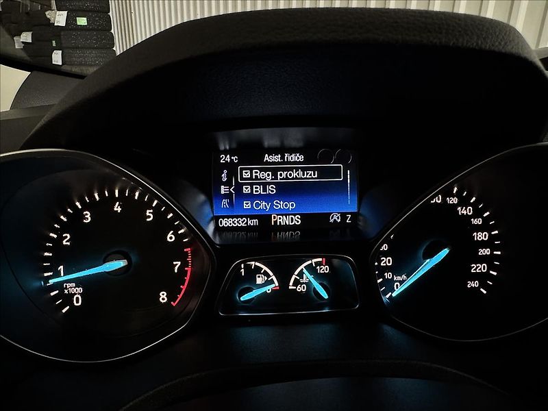 Ford Kuga 1.5EB 129kW AWD 2XALU 68KM! - fotka 20 z 42