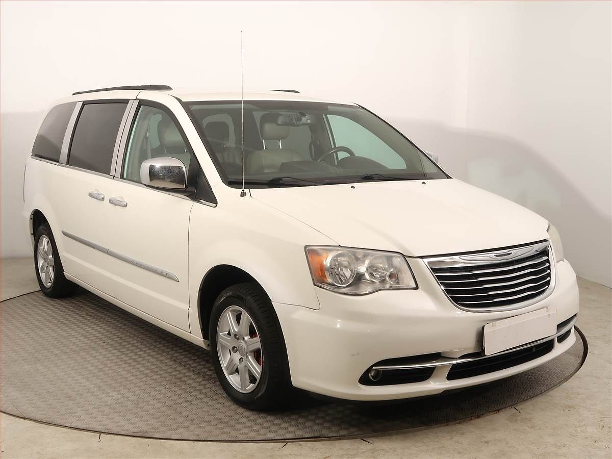 Chrysler Town & Country 3.6 V6, Automat, 7 míst