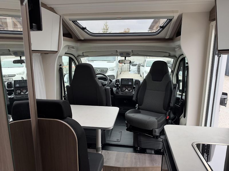 Citroën Jumper (2025) 2.2BlueHdi 103kw CARADO - fotka 26 z 33