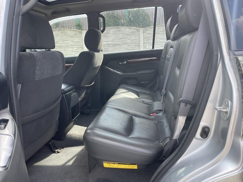 Toyota Land Cruiser 3.0TD 4x4 170PS AUT VÝBAVA !!! - fotka 111 z 180