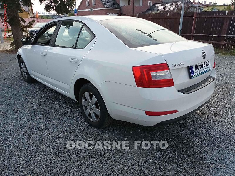 Škoda Octavia (2013) 1.6 TDi, ČR, AC, el. výbava - fotka 2 z 3