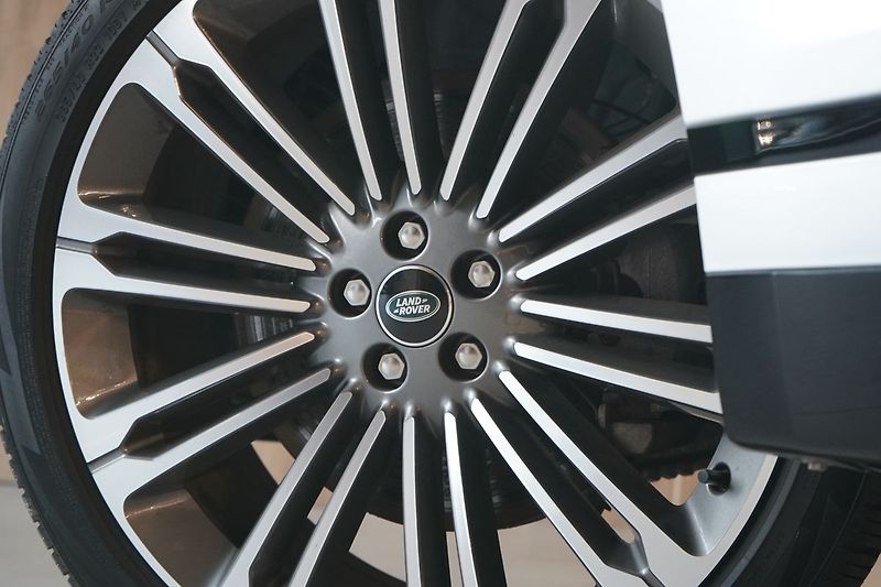 Land Rover Range Rover Velar D300 AWD Dynamic HSE, Vzduch - fotka 12 z 46