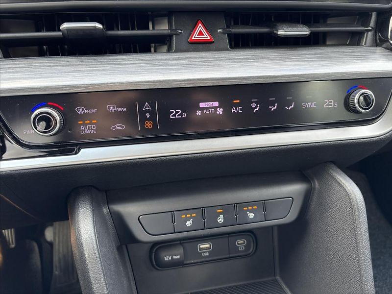 Kia Sportage 1,6 TGDi Exclusive ZÁRUKA NAVI - fotka 27 z 44