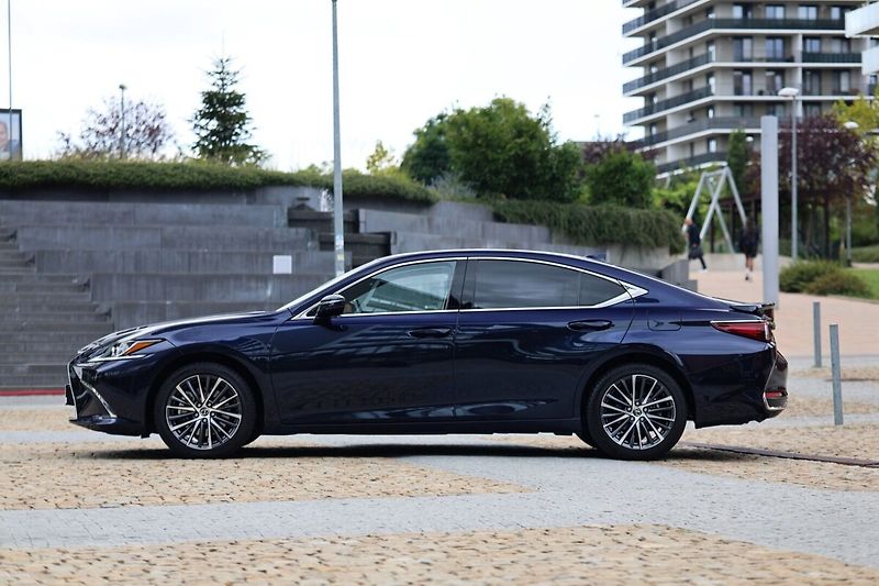 Lexus ES 300h 300H HEV BUSINESS EDITION - fotka 24 z 24