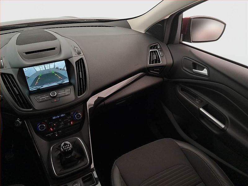 Ford Kuga (2018) Titanium 1.5 EcoBoost, ČR - fotka 8 z 21